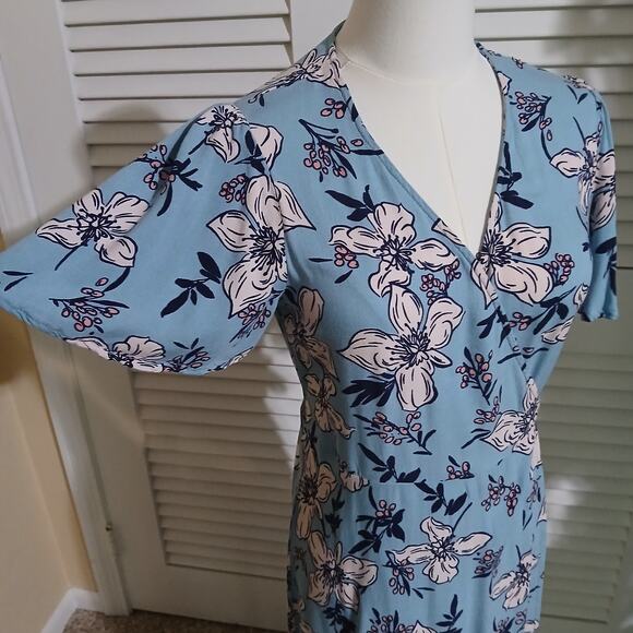 LC WAIKIKI CASUAL  blue floral SS wrap dress sz M - Picture 1 of 16